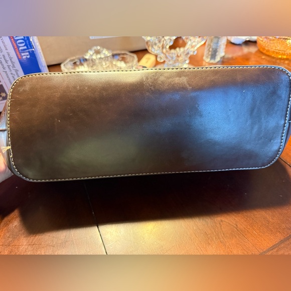 St. John’s bay faux leather bag - Picture 4 of 5